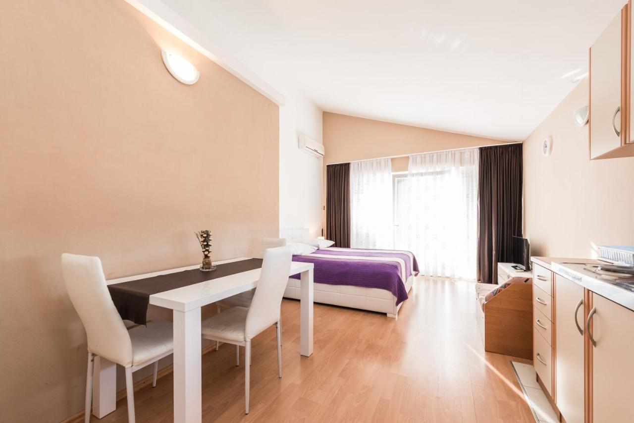 Apartments Danijela 1 Sukošan Buitenkant foto