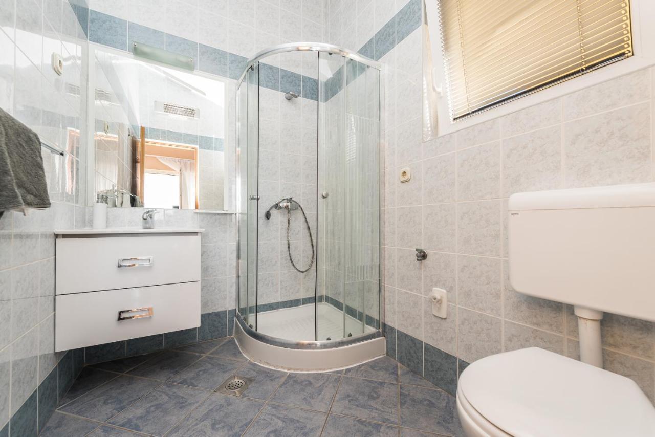 Apartments Danijela 1 Sukošan Buitenkant foto